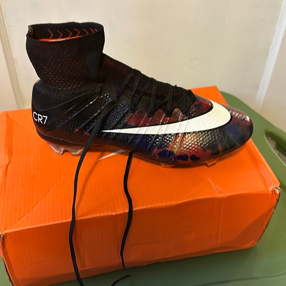 Nike Mercurial CR7 Cleats - Picture 1 of 4